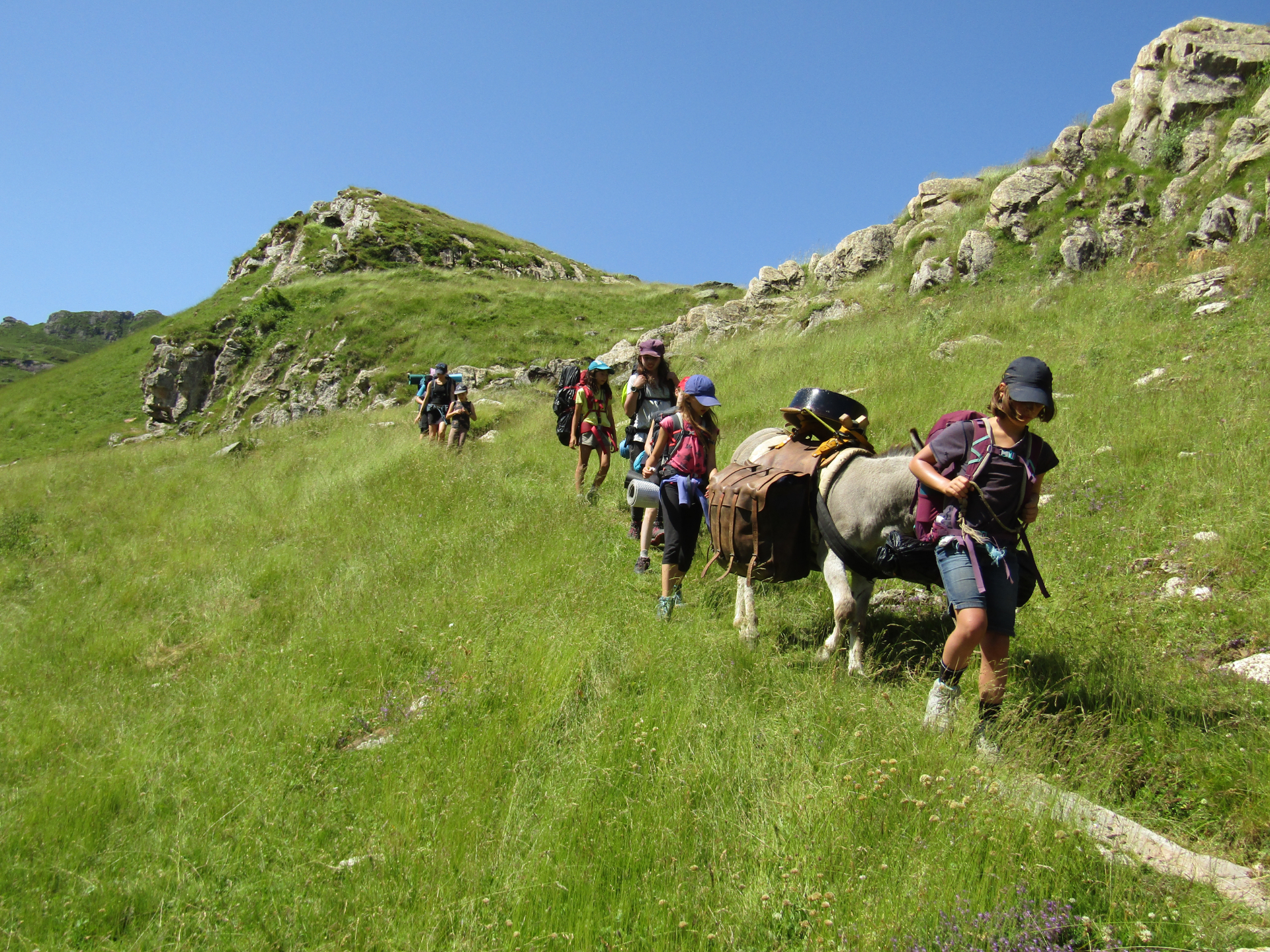 Les enfants dans les montagnes